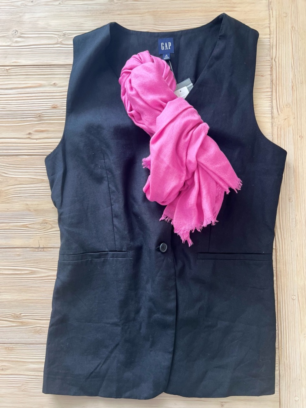 GAP Black Sleeveless Button-Front Vest | Medium Tall